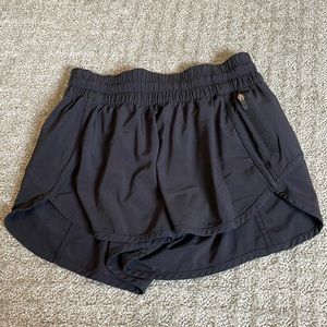 Lululemon Tracker Short 4”
